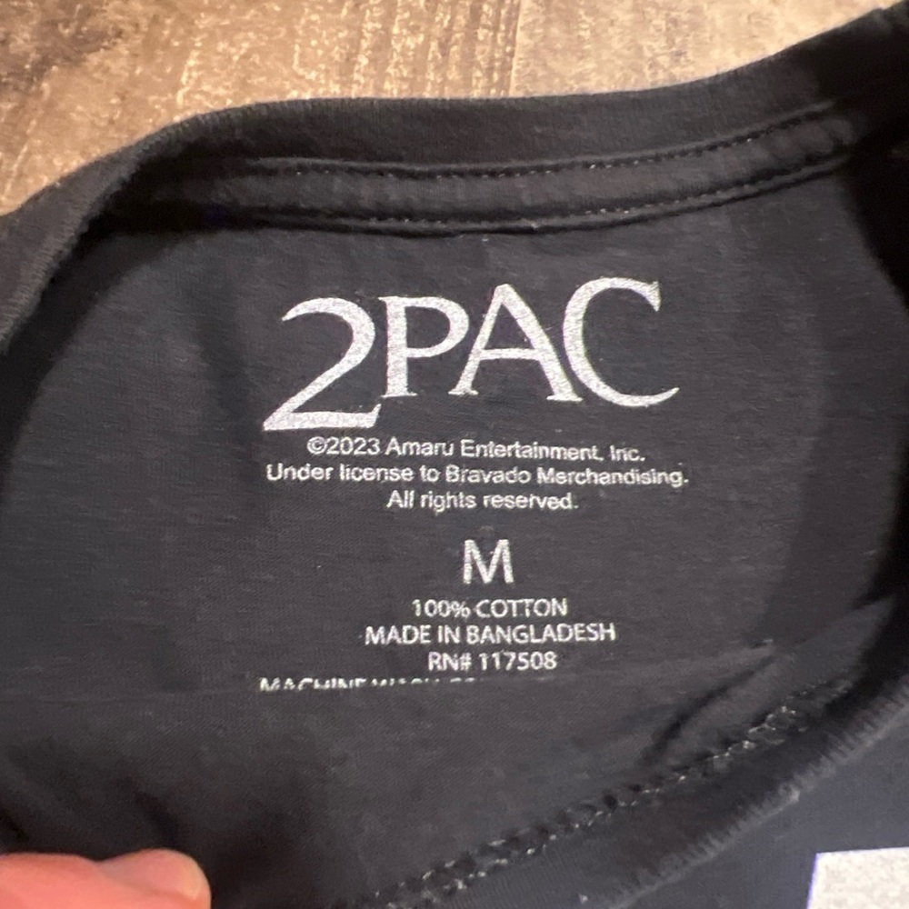 Black Graphic Tee with Tupac Print mens M - Picture 5 of 5